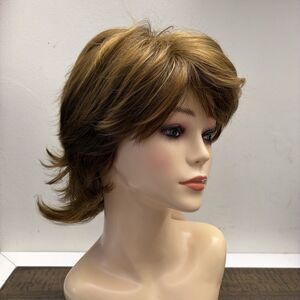 Women Layered Short Haircut Wig Golden Blond Synthetic Hair Classic Cap 12in